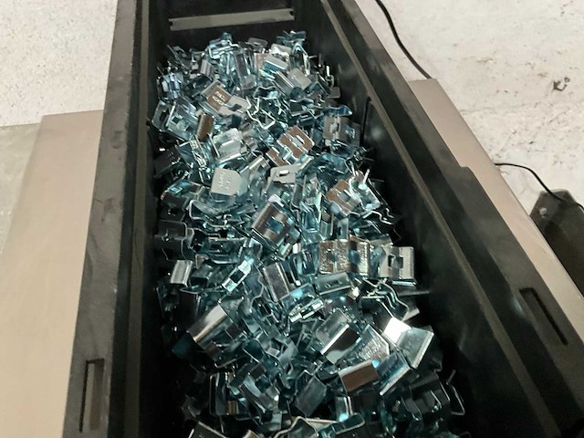 Würth stapelbare bak met 4.08 kg panduit kabelbinder - afbeelding 3 van  6