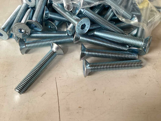 Würth verzinkte platkopverzonken schroef m8x50 (1100x) - afbeelding 2 van  4