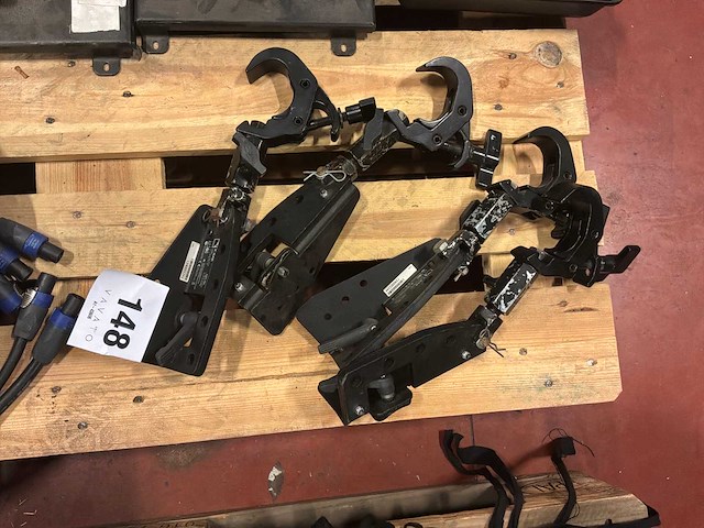 X-bar l-acoustics (4x) - afbeelding 1 van  3