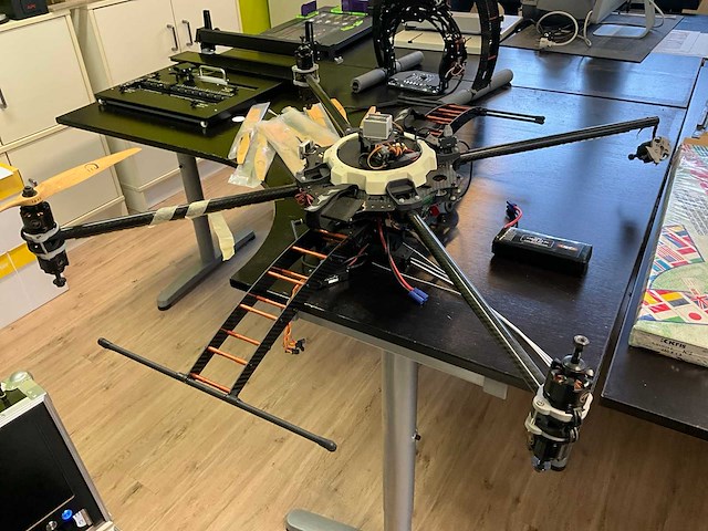 X8-quadcopter drone met gimbals - afbeelding 1 van  19