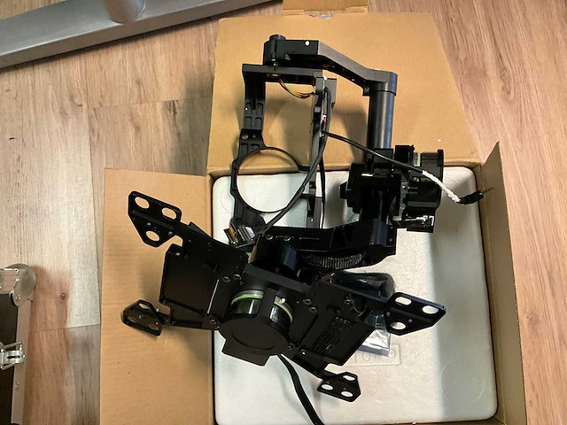 X8-quadcopter drone met gimbals - afbeelding 7 van  19