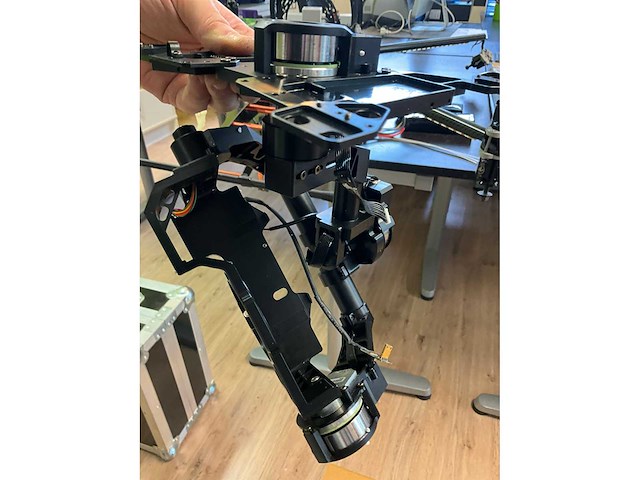 X8-quadcopter drone met gimbals - afbeelding 11 van  19