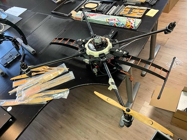 X8-quadcopter drone met gimbals - afbeelding 12 van  19