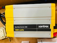 Xantrex - 1800 - sine wave inverter - electronica (2x) - afbeelding 1 van  4