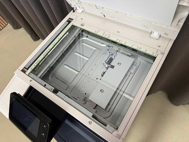 Xerox versalink c7030 - multifunctionele laserprinter - afbeelding 8 van  9