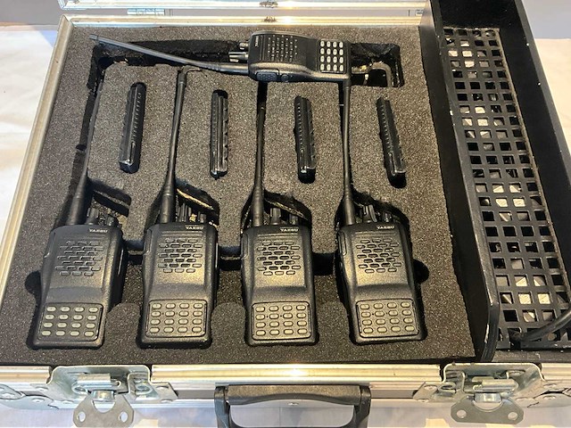 Yaesu wx246 walkie-talkie (5x) - afbeelding 1 van  3