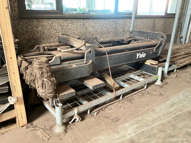 Yale hefmast liftsysteem hydrauliek tractor - afbeelding 4 van  6