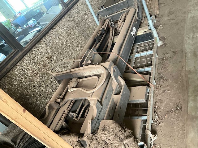 Yale hefmast liftsysteem hydrauliek tractor - afbeelding 4 van  5