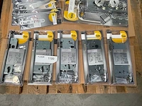 Yale partij divers hang- en sluitwerk - afbeelding 2 van  5