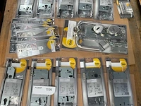 Yale partij divers hang- en sluitwerk - afbeelding 3 van  5