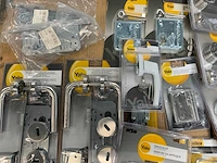Yale partij divers hang- en sluitwerk - afbeelding 4 van  7