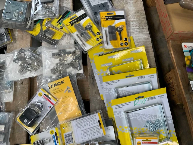 Yale partij divers hang- en sluitwerk - afbeelding 5 van  8