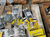 Yale partij divers hang- en sluitwerk - afbeelding 8 van  8