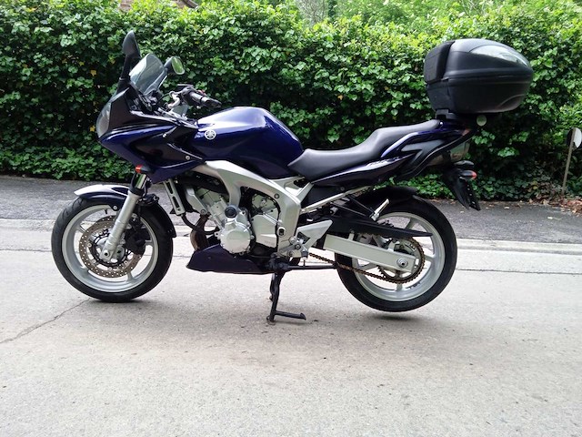 Yamaha - fz 6 fazer - motorfiets - afbeelding 2 van  8