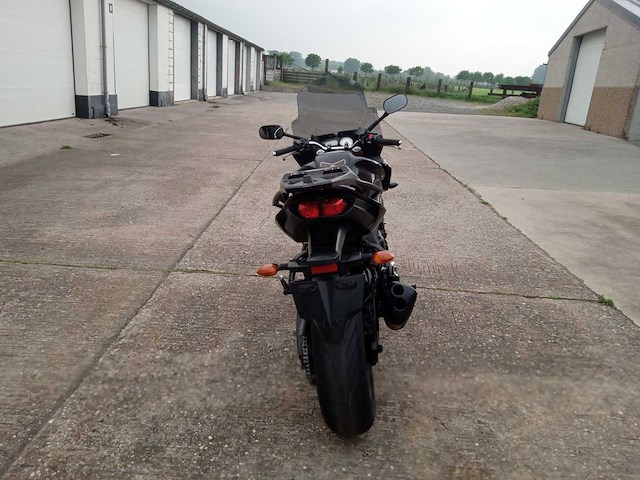 Yamaha - fz8 - motorfiets - afbeelding 7 van  12