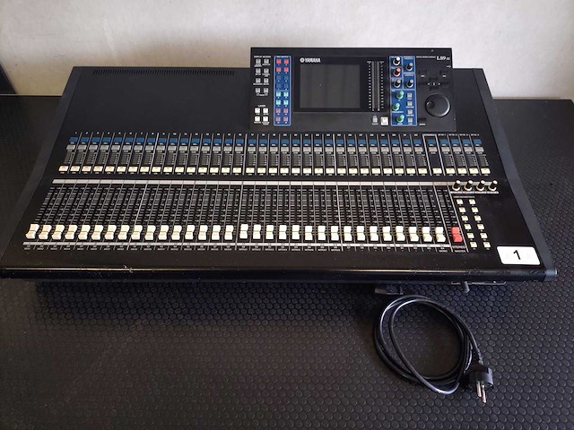 Yamaha - ls9-32 - digital mixing console - afbeelding 2 van  4