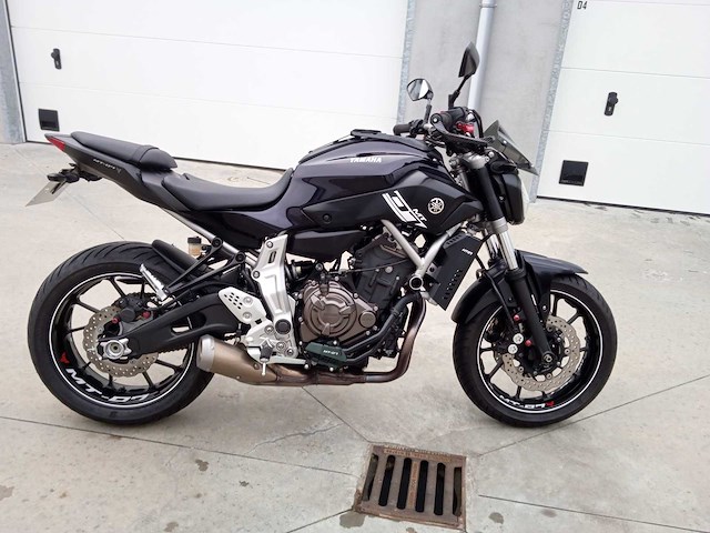 Yamaha - mt 07 - motorfiets - afbeelding 1 van  15