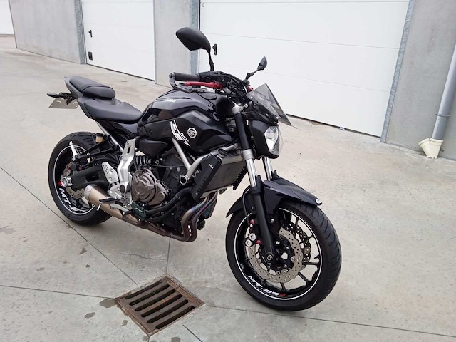 Yamaha - mt 07 - motorfiets - afbeelding 9 van  15