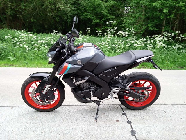 Yamaha - mt 125 - motorfiets - afbeelding 3 van  10