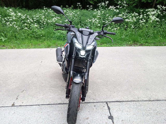 Yamaha - mt 125 - motorfiets - afbeelding 4 van  10
