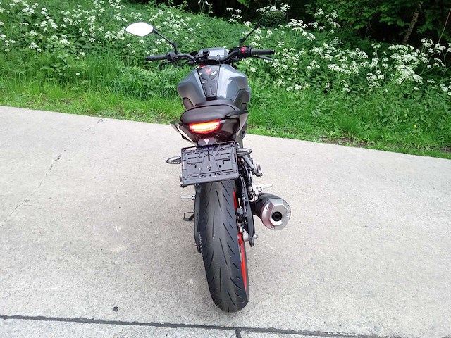 Yamaha - mt 125 - motorfiets - afbeelding 9 van  10