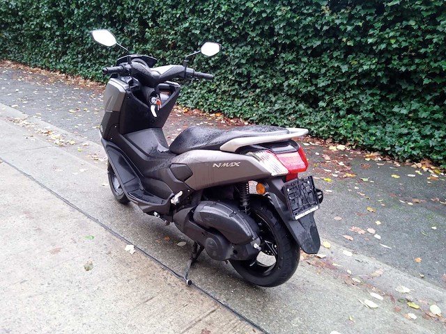 Yamaha - n max 125 - motorfiets - afbeelding 5 van  12