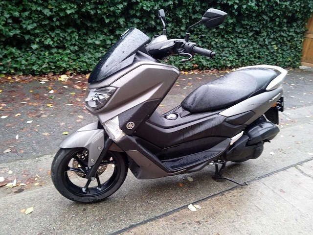Yamaha - n max 125 - motorfiets - afbeelding 10 van  12
