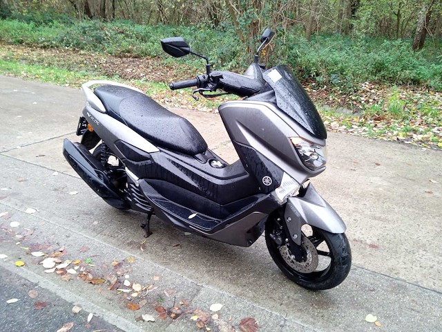 Yamaha - n max 125 - motorfiets - afbeelding 12 van  12