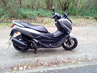 Yamaha - n max 125 - motorfiets - afbeelding 7 van  12