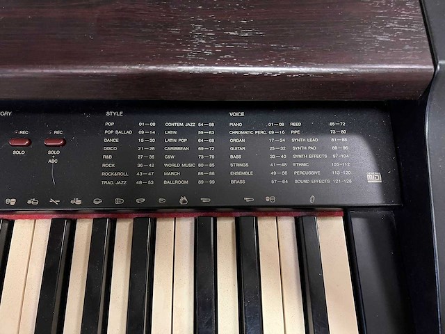 Yamaha - pdp-100 - digitale piano / elektrische piano (consolemodel) - afbeelding 7 van  20