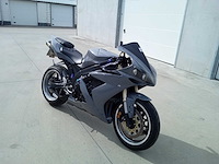Yamaha - r1 - motorfiets - afbeelding 9 van  11