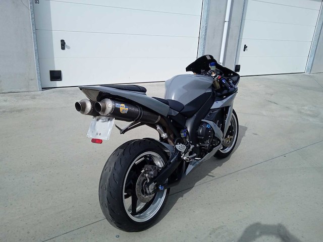 Yamaha - r1 - motorfiets - afbeelding 8 van  11