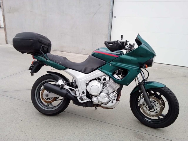 Yamaha - tdm 850 - motorfiets - afbeelding 1 van  9