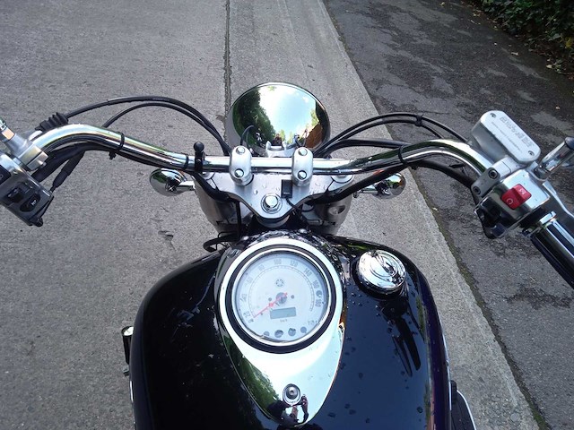 Yamaha - xvs 1100 dragstar - motorfiets - afbeelding 5 van  8