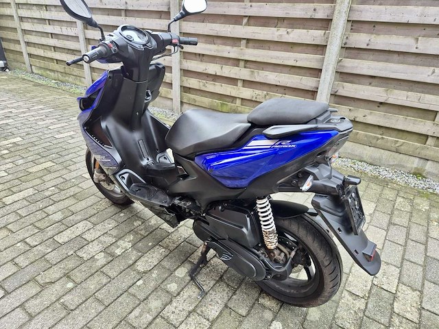 Yamaha airox 2-zit - 4 takt motorfiets - afbeelding 17 van  20