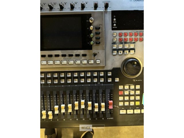 Yamaha aw4416 audio workstation - afbeelding 8 van  11