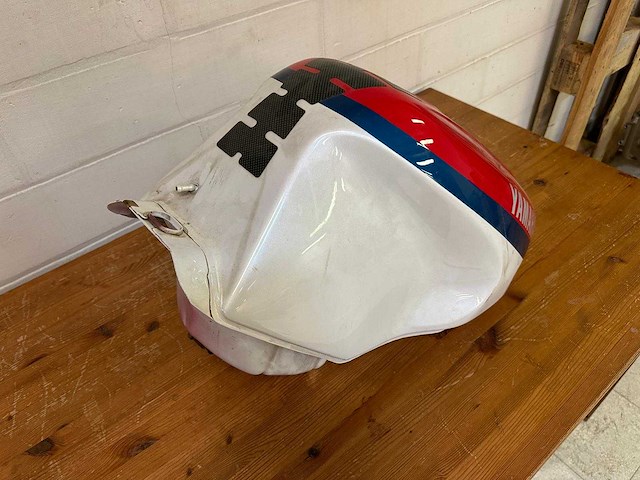 Yamaha brandstoftank / benzinetank (beschadigd) - afbeelding 6 van  10