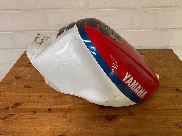 Yamaha brandstoftank / benzinetank (beschadigd) - afbeelding 9 van  10