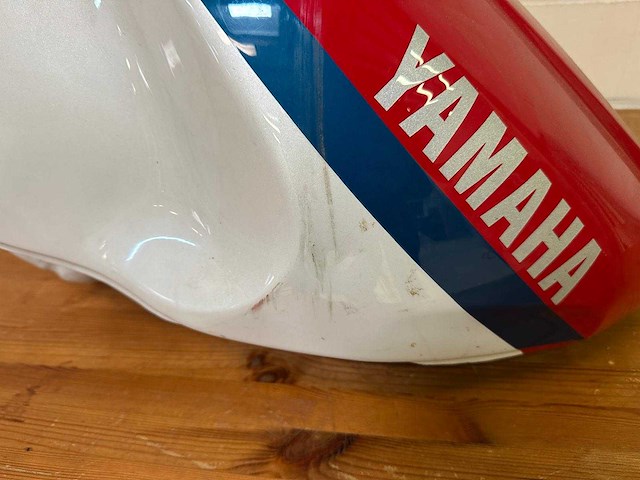 Yamaha brandstoftank / benzinetank (beschadigd) - afbeelding 10 van  10