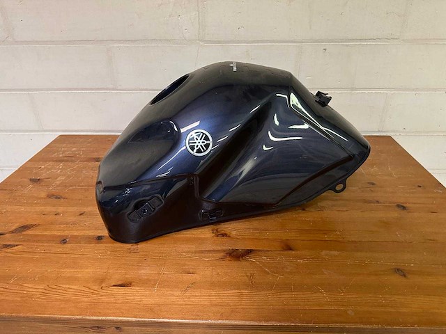 Yamaha brandstoftank / benzinetank - afbeelding 1 van  11
