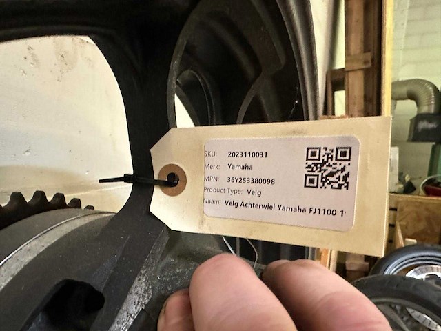 Yamaha fj1100 velg achterwiel - afbeelding 1 van  4