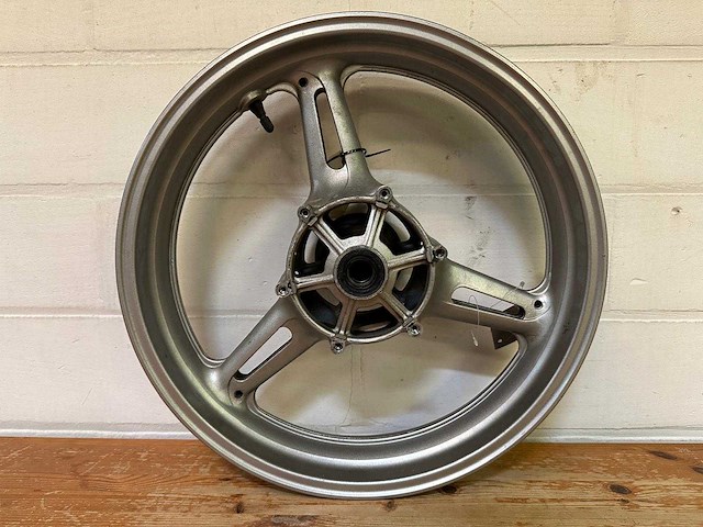 Yamaha fjr1300 velg voorwiel - afbeelding 2 van  4