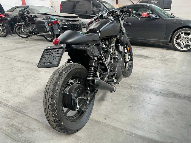 Yamaha motorfiets - afbeelding 4 van  13