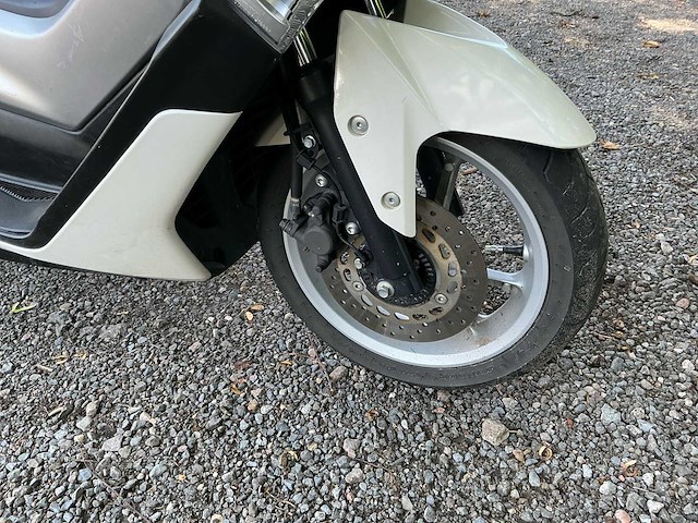 Yamaha n max se93 motorfiets - afbeelding 6 van  12