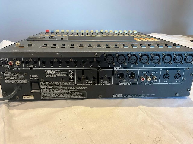 Yamaha promix 01 digitale mengtafel - afbeelding 4 van  4