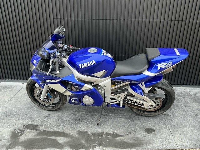 Yamaha r6 met akrapovic motorfiets - afbeelding 12 van  20