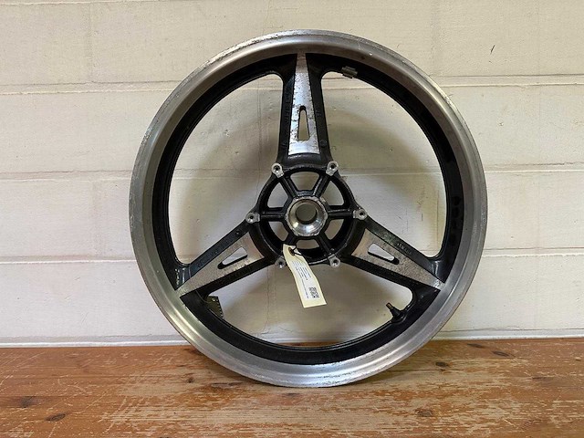 Yamaha vx1700 velg voorwiel - afbeelding 2 van  4