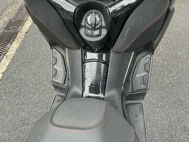 Yamaha x-max 300 brommer - afbeelding 2 van  13