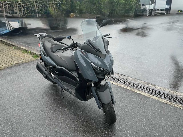 Yamaha x-max 300 brommer - afbeelding 10 van  13