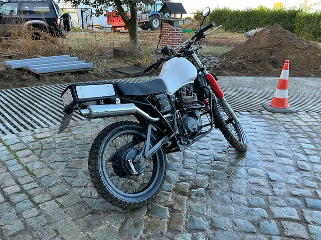 Yamaha xt 550 motorfiets - afbeelding 12 van  16